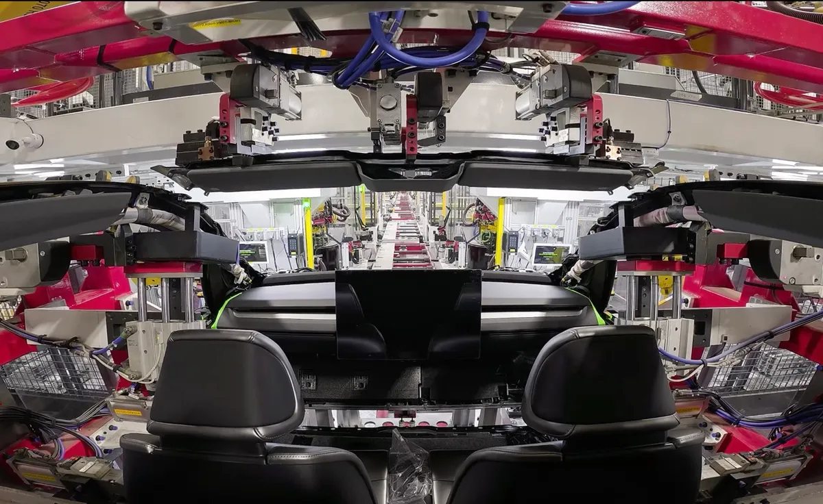 Unboxed vs. Intelligent Islands: The Two Post-Fordist Automotive Manufacturing Paradigms